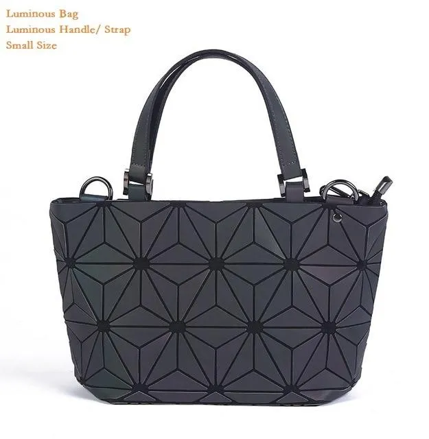 Drop Shipping Luminous Bag women's geometry lattic totes bag High Quilted Chain Shoulder Bags Laser Plain Folding Handbags