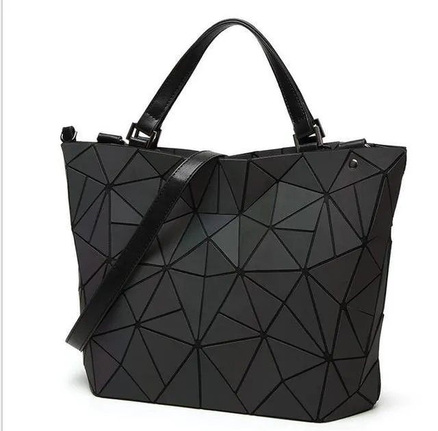 Drop Shipping Luminous Bag women's geometry lattic totes bag High Quilted Chain Shoulder Bags Laser Plain Folding Handbags