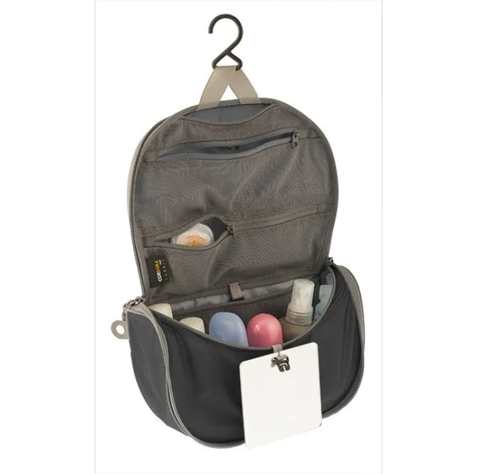 Sea to Summit Travelling Light ™ Hanging Toiletry Bag